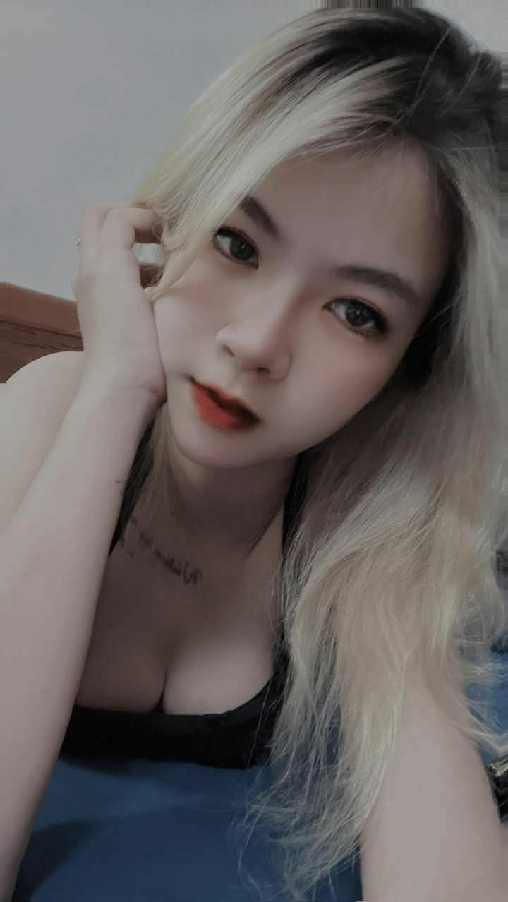 Chuyển trường vì bị đuổi học, thanh niên rơi vào động của các bà má đơn thân